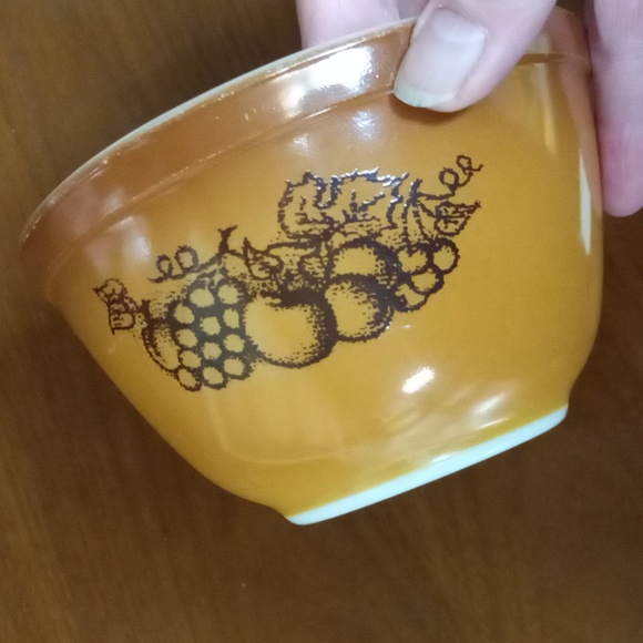 Vintage Pyrex Old Orchard #401 Mixing bowl 1.5 Quarts ( 750 ml) - Picture 2 of 8